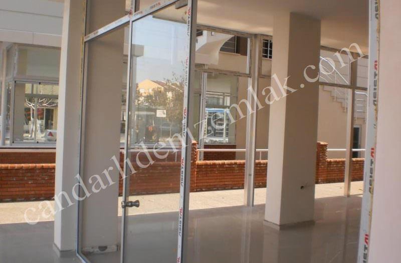 Çandarlı Merkez de Satılık İşyeri