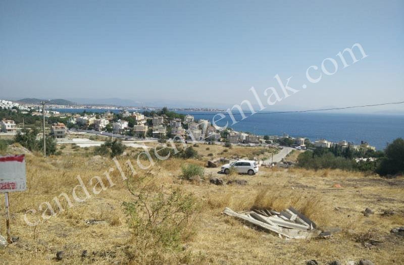 Çandarlı’da Satılık Deniz Manzaralı Arsa