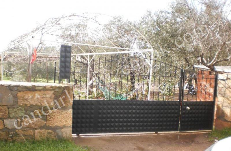 Çandarlı Liman Bölgesinde Satılık 3700m2 Arsa