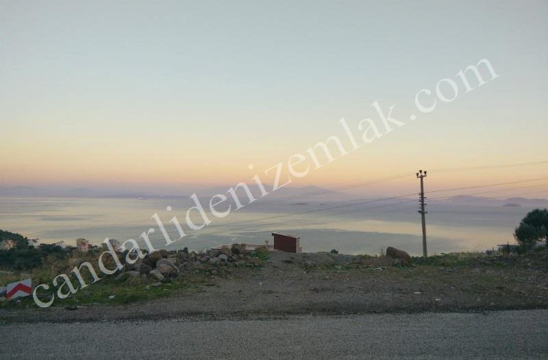 Çandarlı Eyko Sitesinde Satılık Süper Manzaralı Arsa