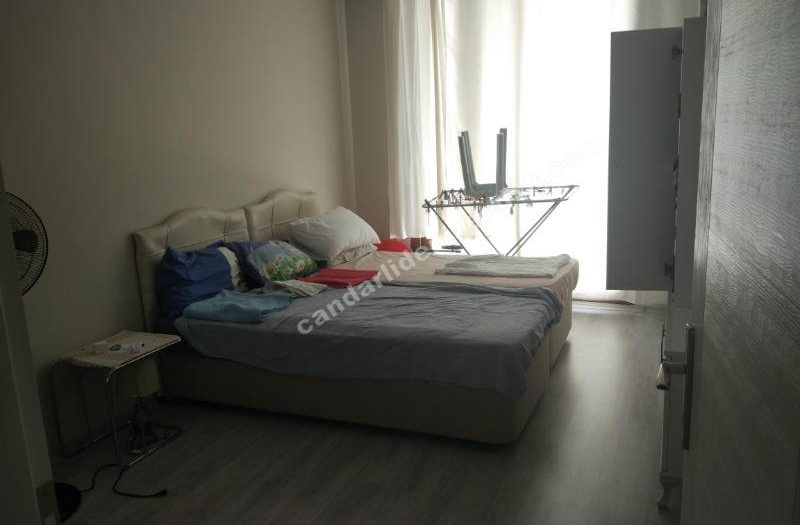 Çandarlı Merkezde Satılık 1+1 Daire