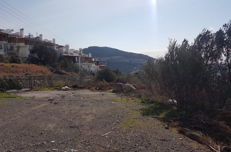 Çandarlı Siteler’de Satılık 7 Dönüm Arsa