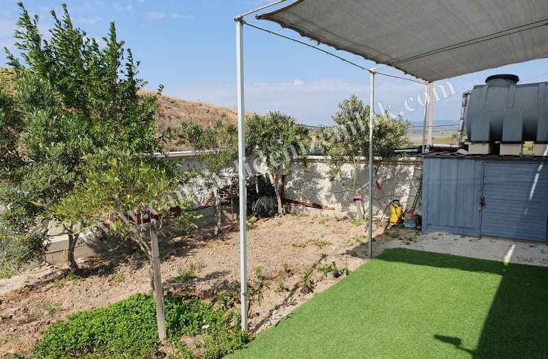 Çandarlı Mavikent’te Satılık Deniz Manzaralı Konteyner Evli Arsa