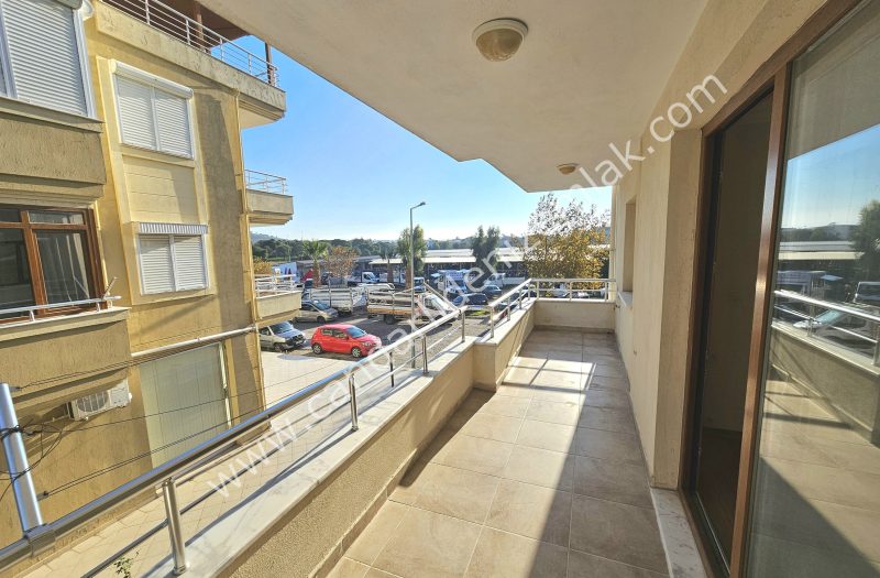 Çandarlı Pazaryeri Karşısı 2+1 Satılık Daire