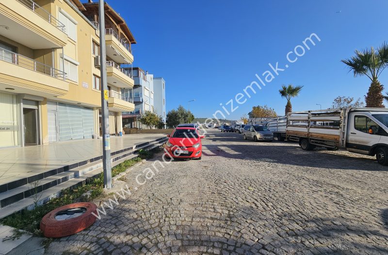 Çandarlı Pazaryeri Karşısı 2+1 Satılık Daire