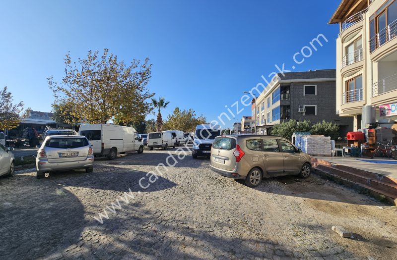 Çandarlı Pazaryeri Karşısı 2+1 Satılık Daire