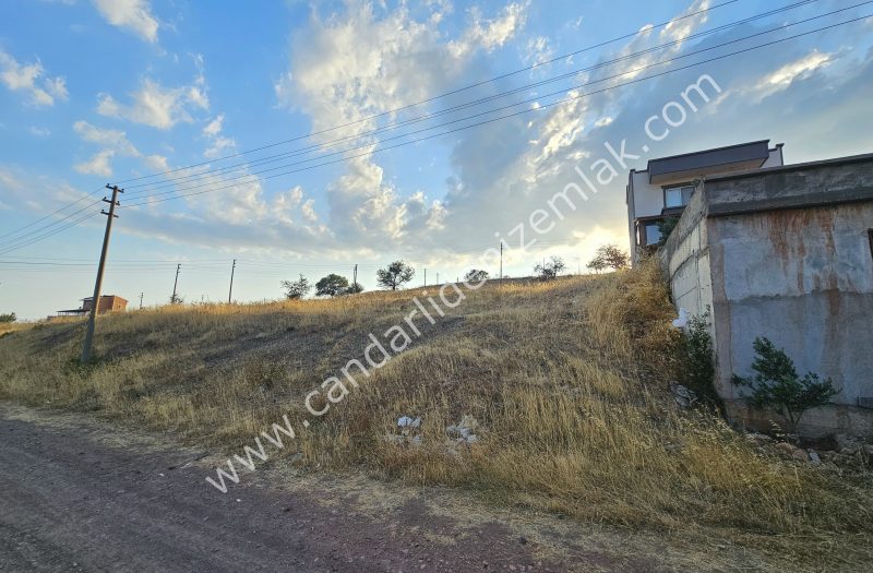 MAVİKENT’TE 290m2 SATILIK DENİZ GÖREN ARSA