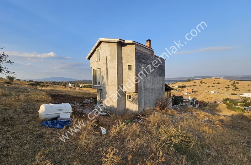 MAVİKENT’TE 290m2 SATILIK DENİZ GÖREN ARSA