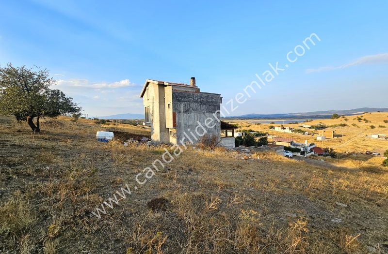 MAVİKENT’TE 290m2 SATILIK DENİZ GÖREN ARSA