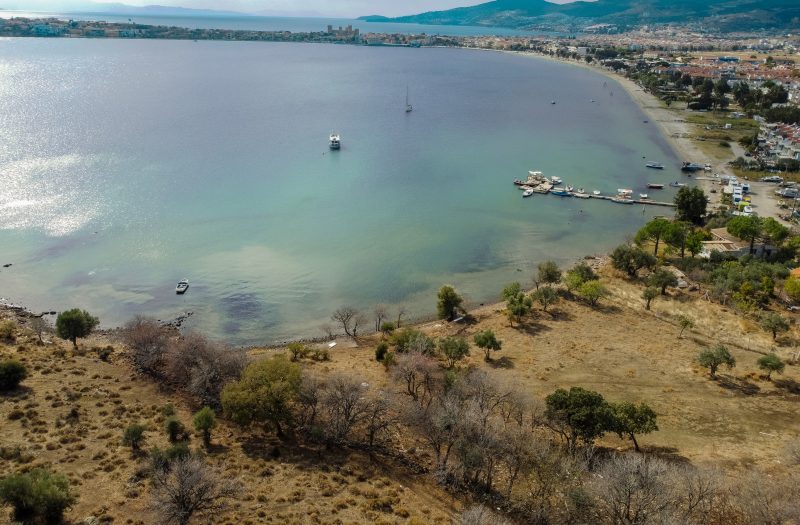 ÇANDARLI’DA DENİZ CEPHELİ ARSA