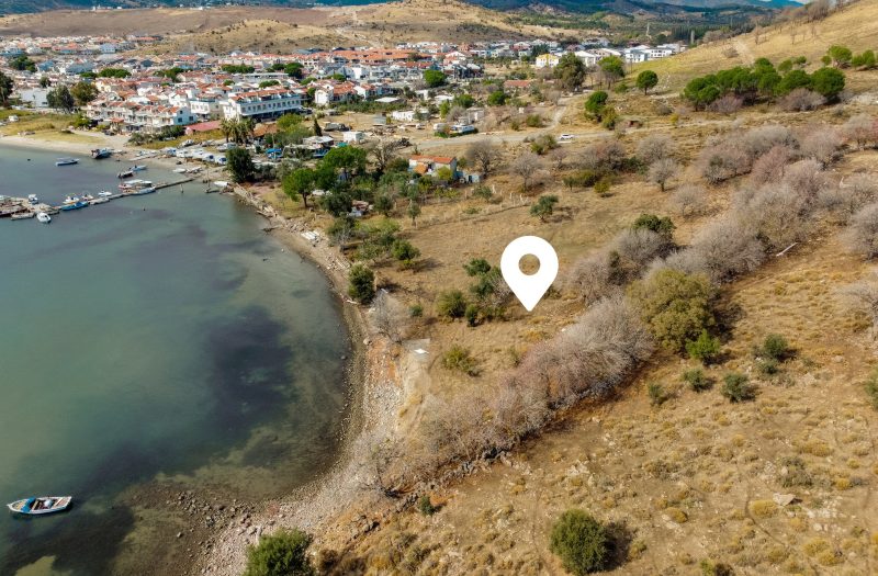 ÇANDARLI’DA DENİZ CEPHELİ ARSA