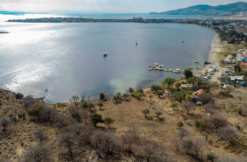 ÇANDARLI’DA DENİZ CEPHELİ ARSA